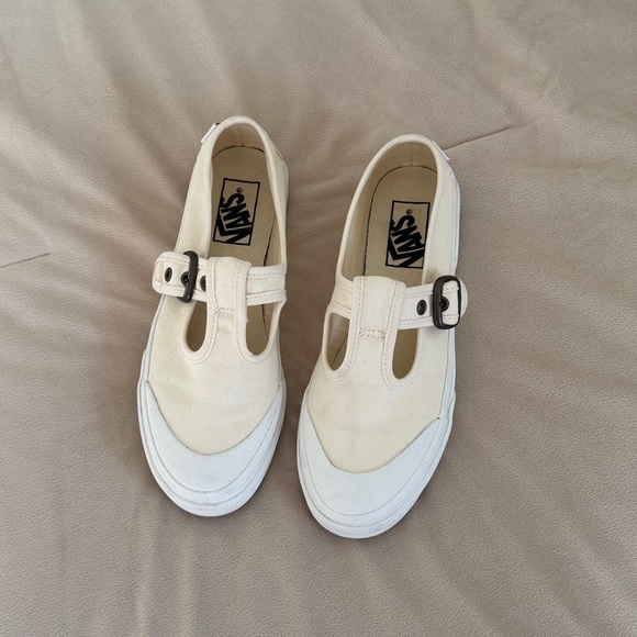 Vans Mary Jane Style 93 Buckle Strap Women’s Shoes Classic cream Canvas Size 6.5 - Picture 2 of 13